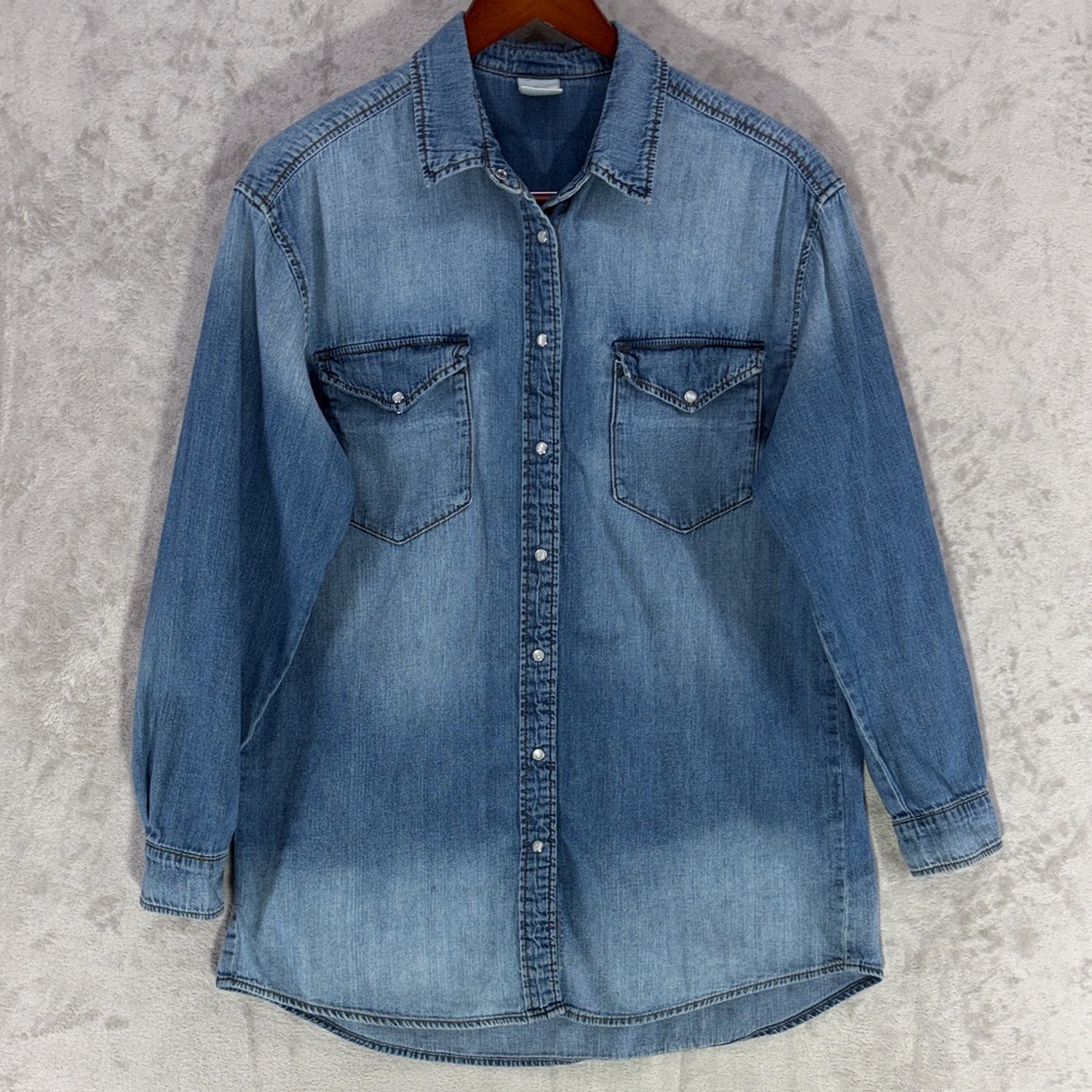 H&M Blue Denim Button Up Long Sleeve Shirt with Pearl Snaps Size 6